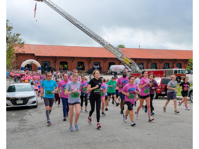 Bridge 2 Bridge Danville - Running Together for Cancer Support